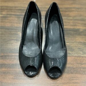 Vaneli low heel peep-toe pumps